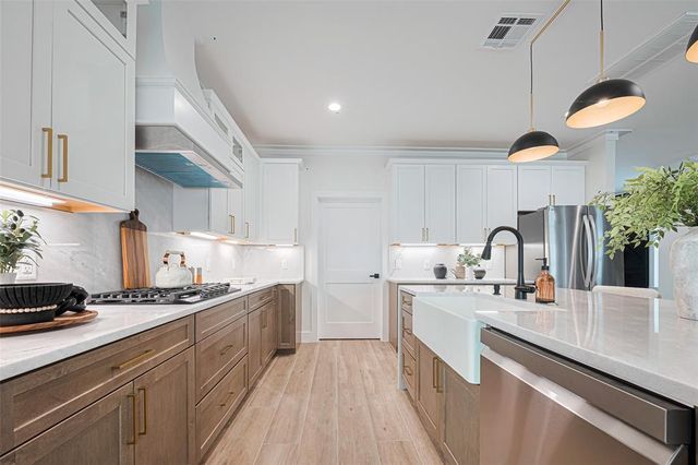 1017 New Jordan Lane, Cypress, TX 77429