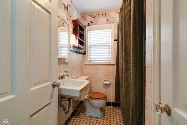 6015 Primrose Avenue, Indianapolis, IN 46220