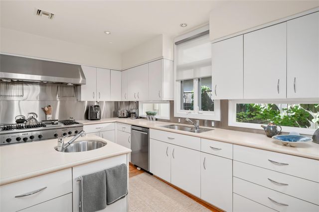 1325 Milford, Houston, TX 77006