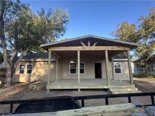 1008 N Gonzales St, Cuero, TX 77954