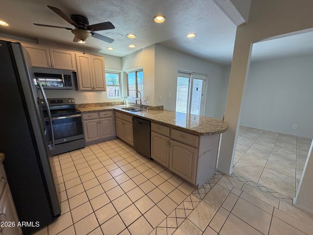 817 W ISABELLA Avenue, Mesa, AZ 85210