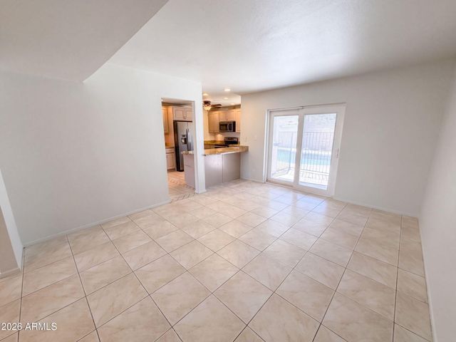 817 W ISABELLA Avenue, Mesa, AZ 85210