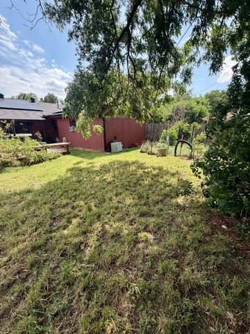 3301 Mccollum Street, Irving, TX 75061