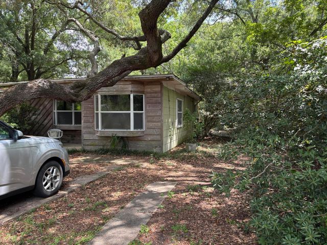 917 Pocahontas Drive, Fort Walton Beach, FL 32547