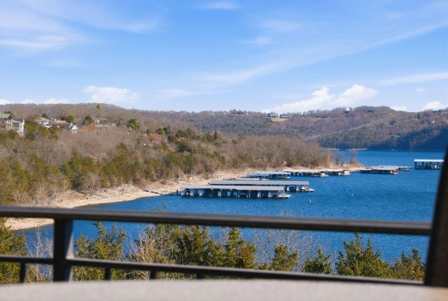 228 Seven Cove Lane 306, Kimberling City, MO 65686