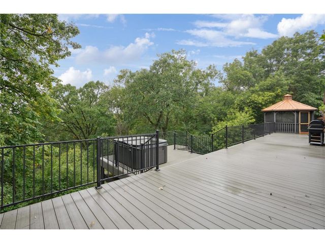 227 Rivercrest Drive, Hudson, WI 54016