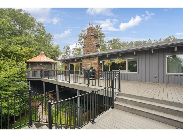 227 Rivercrest Drive, Hudson, WI 54016