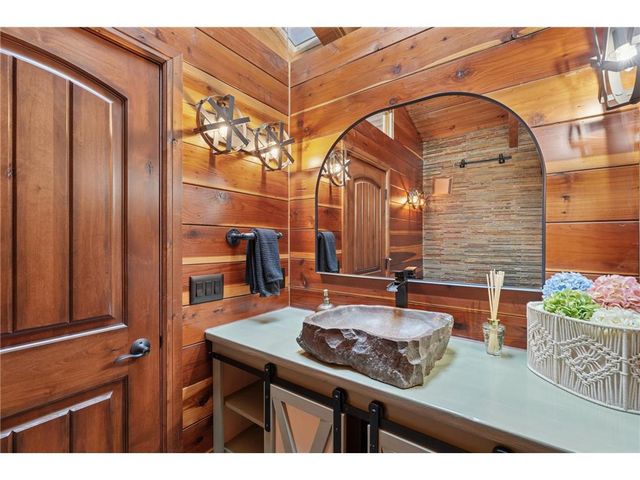 227 Rivercrest Drive, Hudson, WI 54016