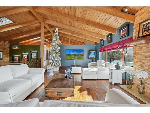 227 Rivercrest Drive, Hudson, WI 54016