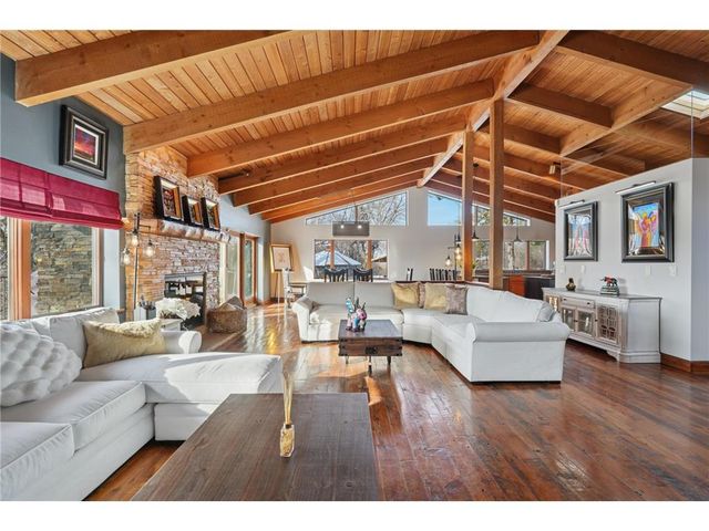 227 Rivercrest Drive, Hudson, WI 54016