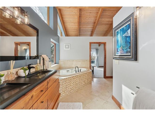 227 Rivercrest Drive, Hudson, WI 54016