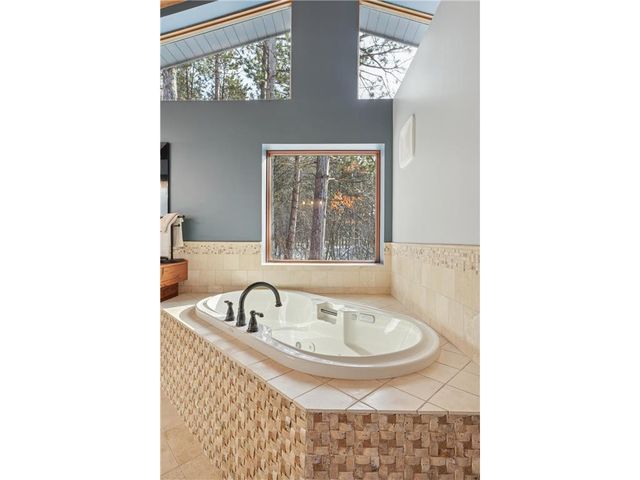 227 Rivercrest Drive, Hudson, WI 54016