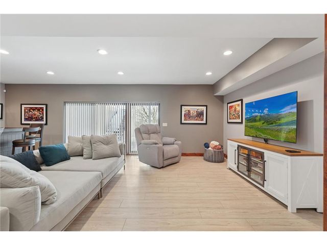 227 Rivercrest Drive, Hudson, WI 54016