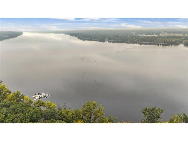 227 Rivercrest Drive, Hudson, WI 54016