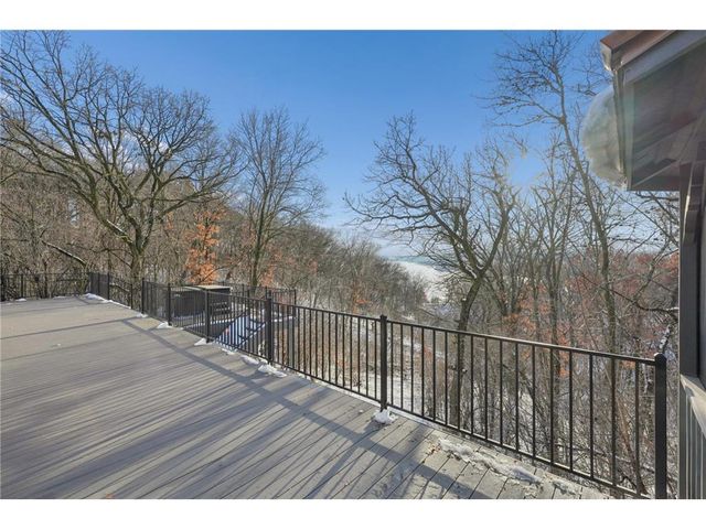 227 Rivercrest Drive, Hudson, WI 54016