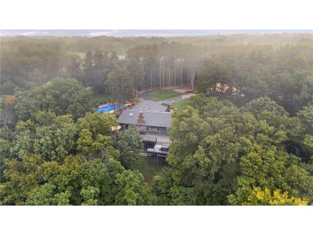 227 Rivercrest Drive, Hudson, WI 54016