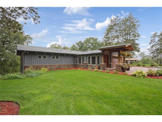 227 Rivercrest Drive, Hudson, WI 54016