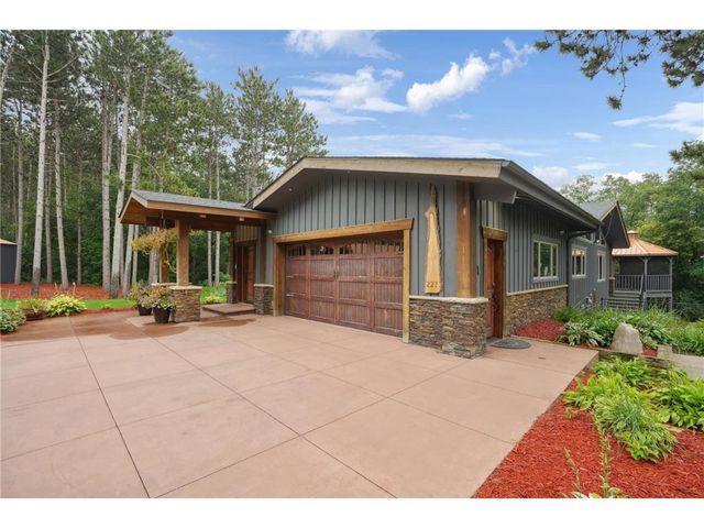 227 Rivercrest Drive, Hudson, WI 54016