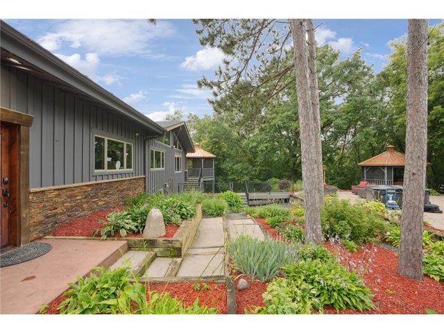 227 Rivercrest Drive, Hudson, WI 54016