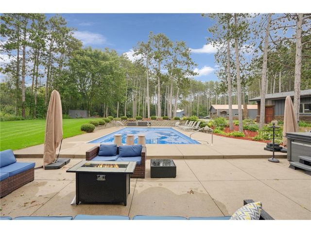 227 Rivercrest Drive, Hudson, WI 54016