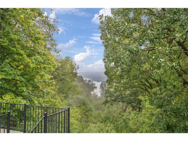 227 Rivercrest Drive, Hudson, WI 54016