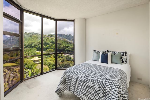 38 S Judd Street II-21B, Honolulu, HI 96817