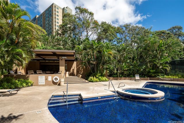 38 S Judd Street II-21B, Honolulu, HI 96817