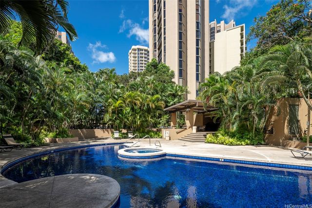 38 S Judd Street II-21B, Honolulu, HI 96817