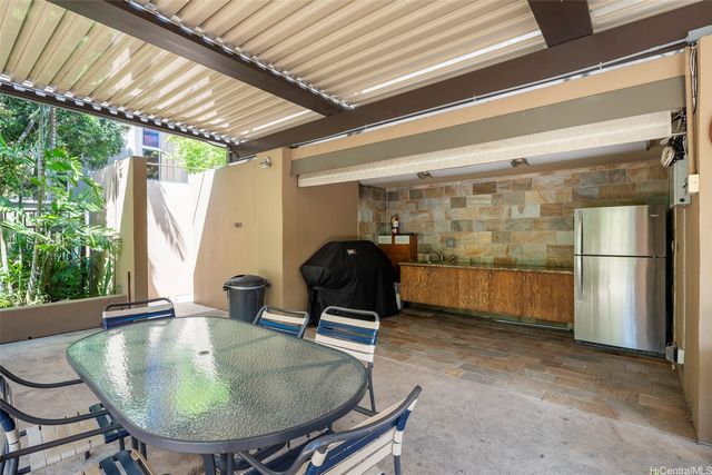 38 S Judd Street II-21B, Honolulu, HI 96817