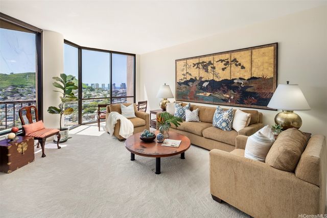 38 S Judd Street II-21B, Honolulu, HI 96817
