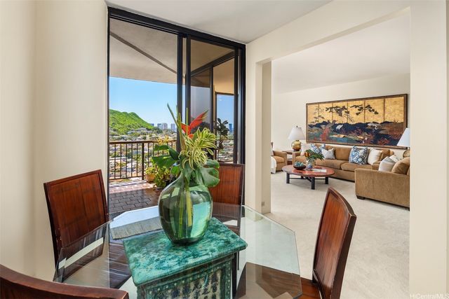 38 S Judd Street II-21B, Honolulu, HI 96817