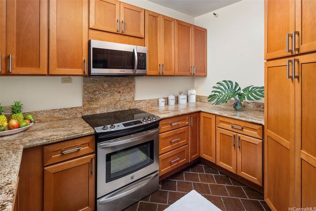 38 S Judd Street II-21B, Honolulu, HI 96817