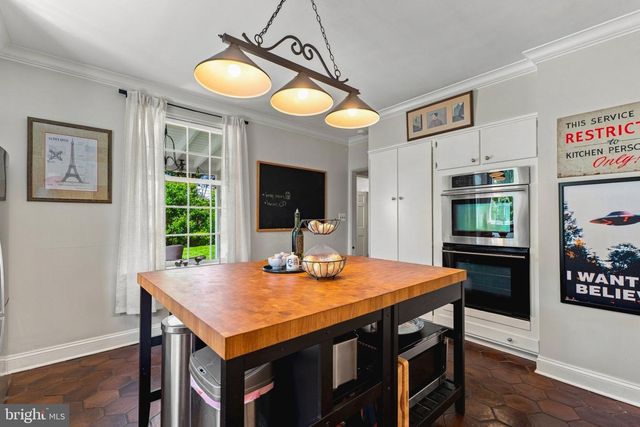 10 W LAKE AVE, Baltimore, MD 21210