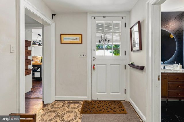 10 W LAKE AVE, Baltimore, MD 21210