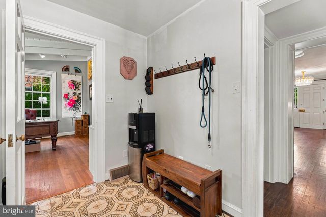 10 W LAKE AVE, Baltimore, MD 21210