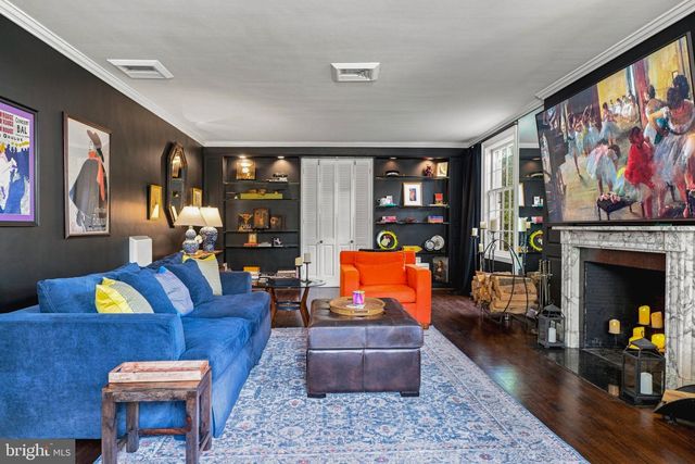 10 W LAKE AVE, Baltimore, MD 21210