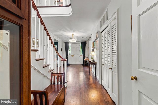 10 W LAKE AVE, Baltimore, MD 21210