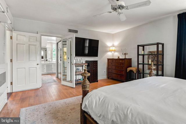 10 W LAKE AVE, Baltimore, MD 21210