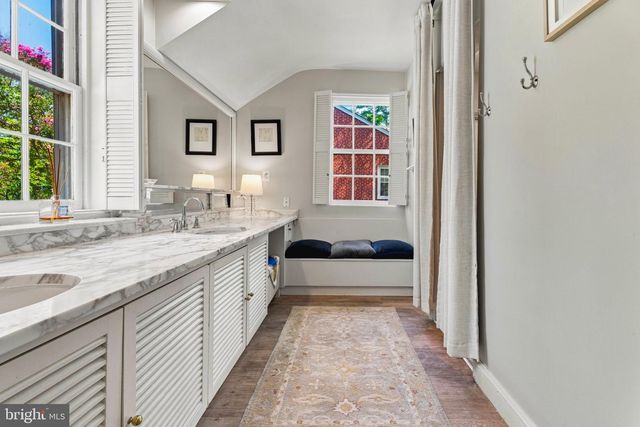 10 W LAKE AVE, Baltimore, MD 21210