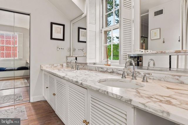 10 W LAKE AVE, Baltimore, MD 21210
