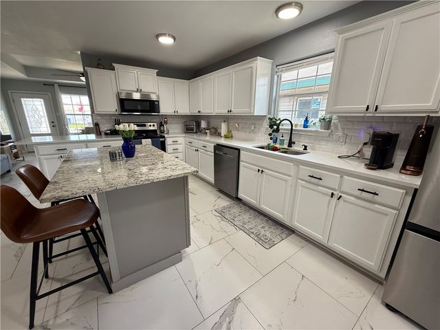 2034 Sunnycrest St, Corpus Christi, TX 78418