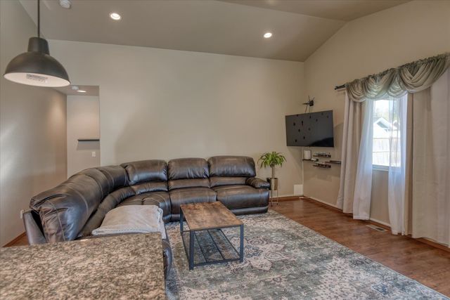 6206 E 7th Ln, Spokane Valley, WA 99212