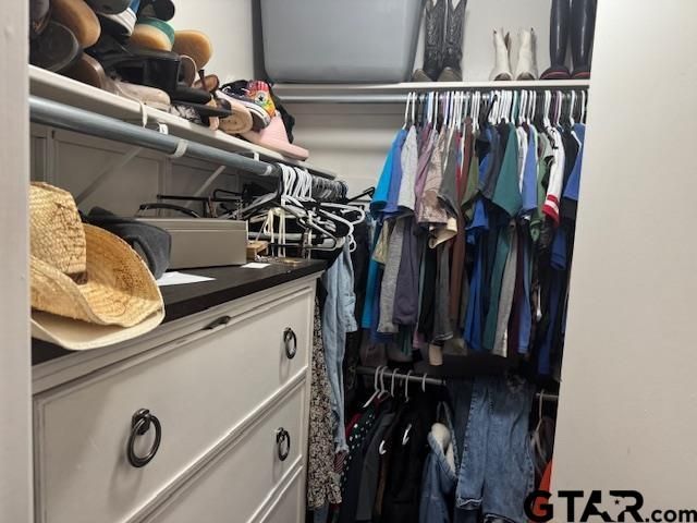 1112 Woodlands Park Drive, Lindale, TX 75771