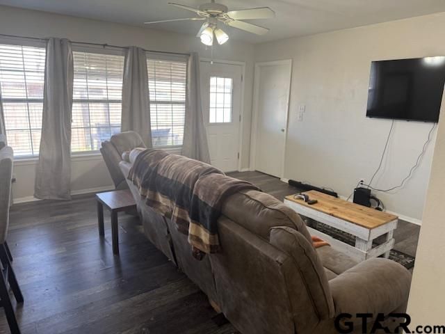 1112 Woodlands Park Drive, Lindale, TX 75771