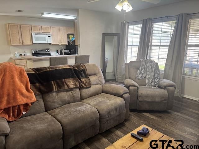 1112 Woodlands Park Drive, Lindale, TX 75771