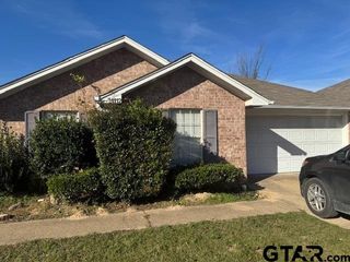 1112 Woodlands Park Drive, Lindale, TX 75771