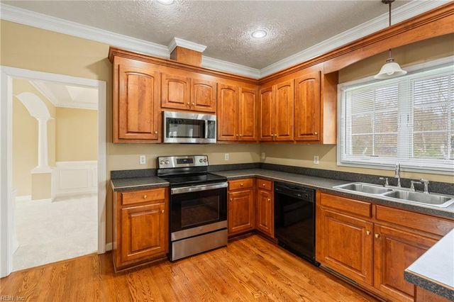 8 Wornom Farm RD, Poquoson, VA 23662