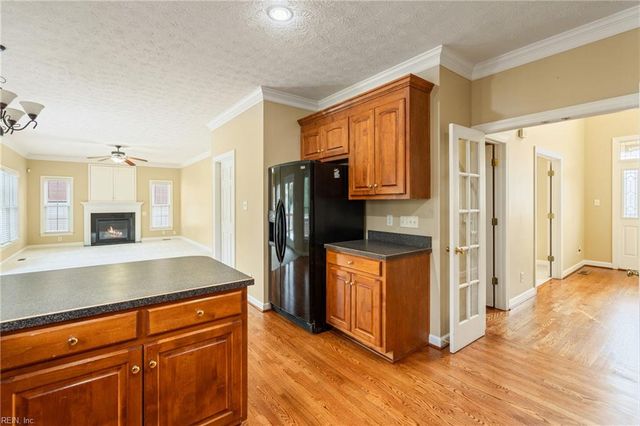 8 Wornom Farm RD, Poquoson, VA 23662