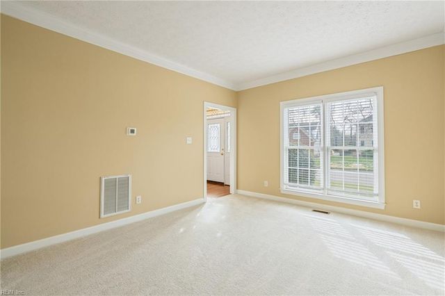 8 Wornom Farm RD, Poquoson, VA 23662