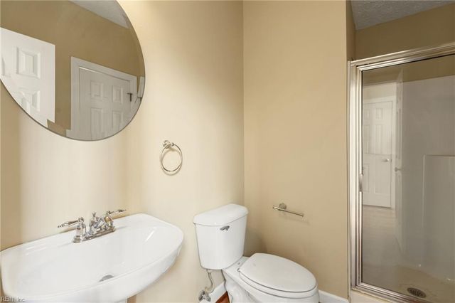 8 Wornom Farm RD, Poquoson, VA 23662